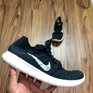 Nike Free RN Flyknit Women Sneakers (6.5)